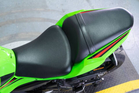 2023 Kawasaki Ninja 650 KRT Edition