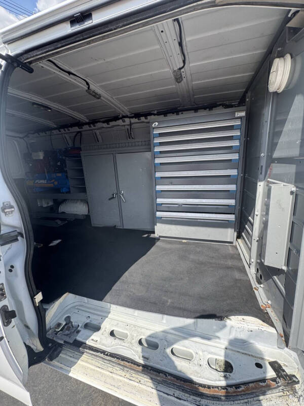 Image 10 of 2017 Chevrolet Express 3500