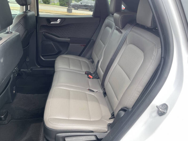 2020 Ford Escape SE