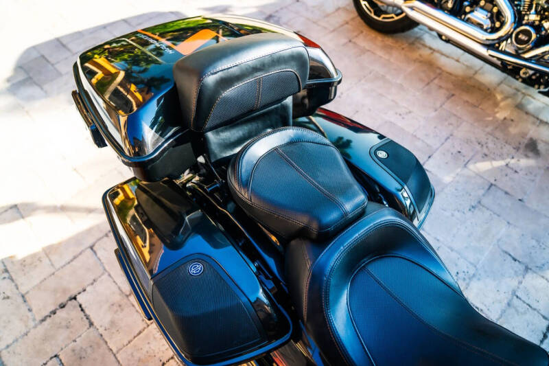 2018 Harley-Davidson FLTRXSE CVO Road Glide