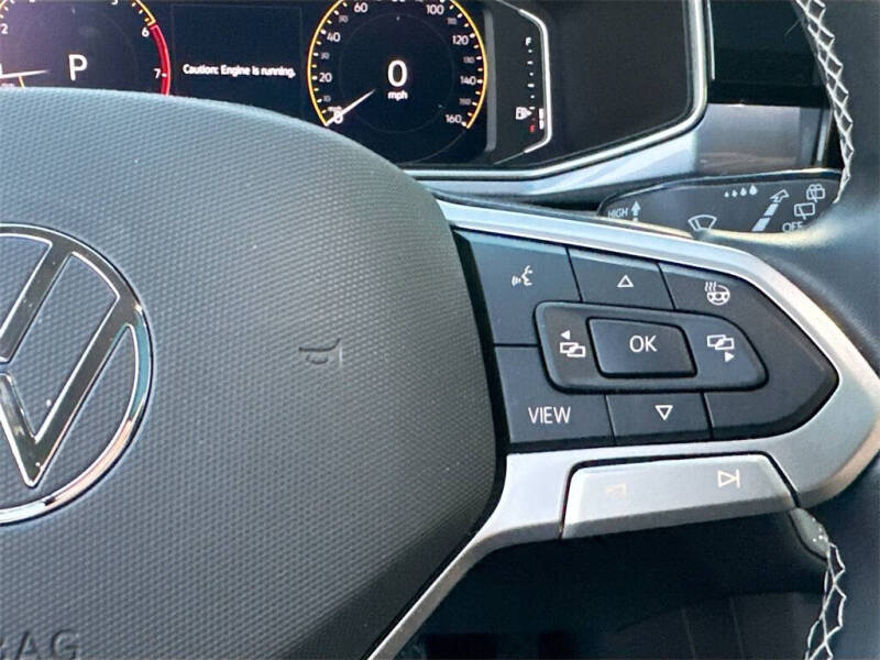 2025 Volkswagen Taos SEL 4Motion