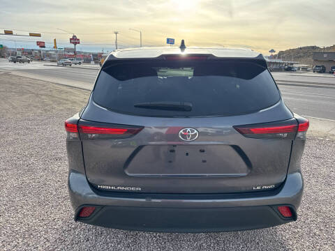 2024 Toyota Highlander LE