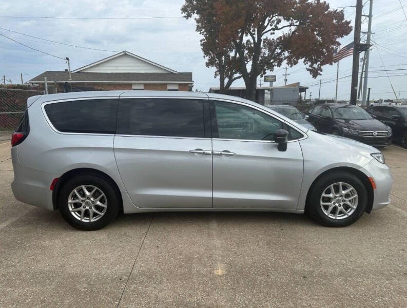 2024 Chrysler Pacifica Touring L