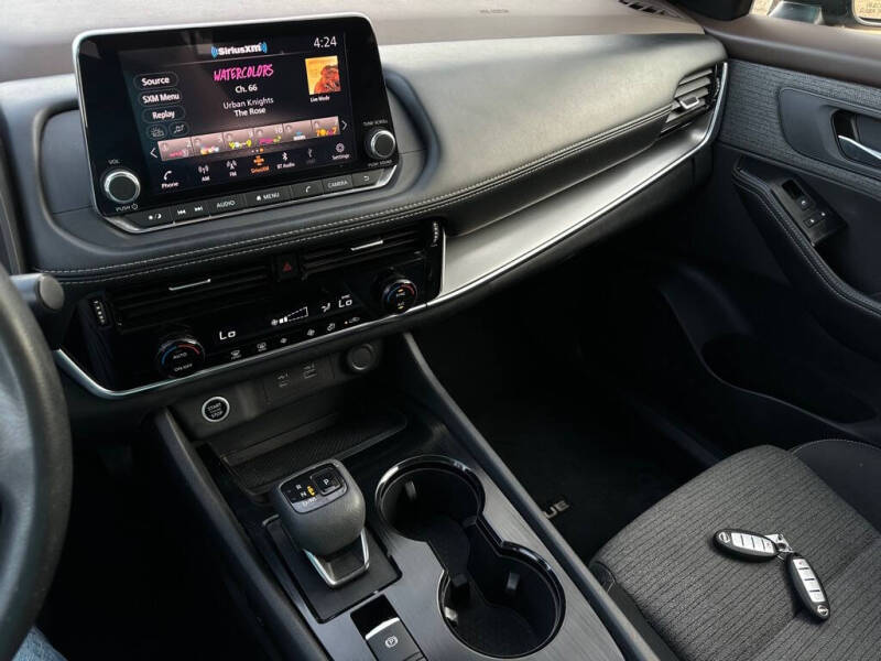 2022 Nissan Rogue SV