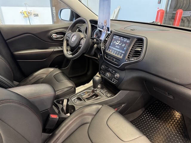 2022 Jeep Cherokee Trailhawk