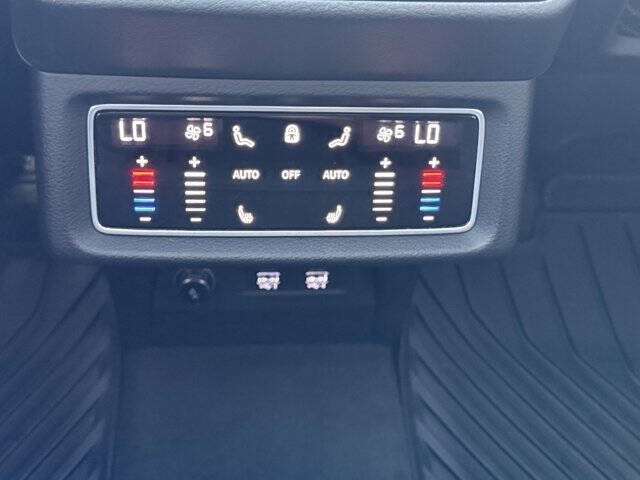 2019 Audi e-tron quattro Prestige