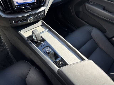 2025 Volvo XC60 B5 Plus Dark Theme