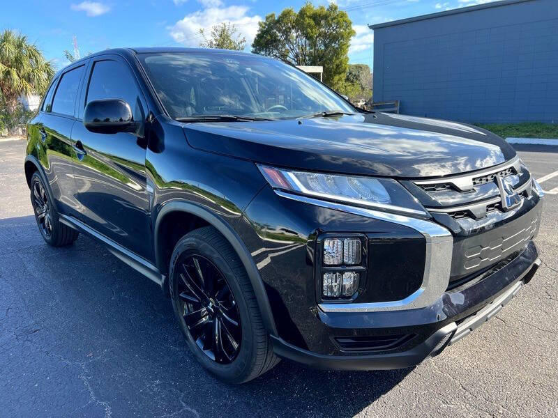 2024 Mitsubishi Outlander Sport LE's photo