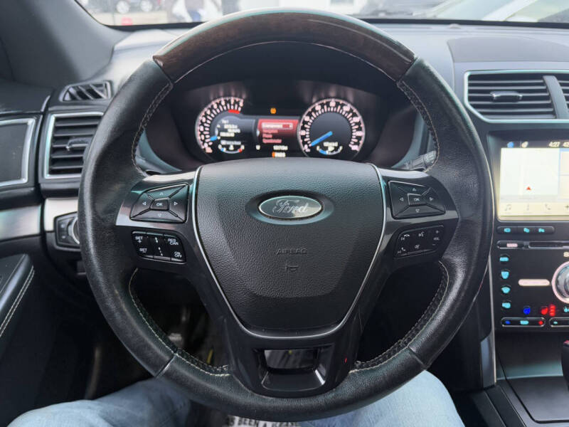 2017 Ford Explorer Platinum