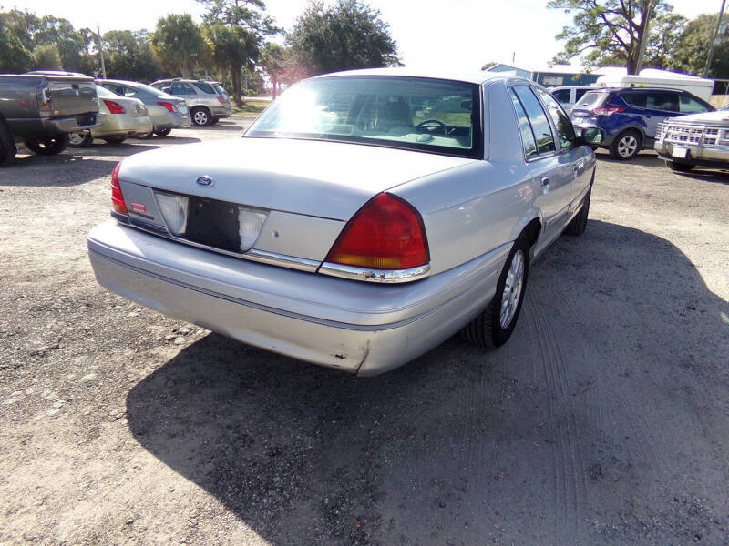 2003 Ford Crown Victoria LX