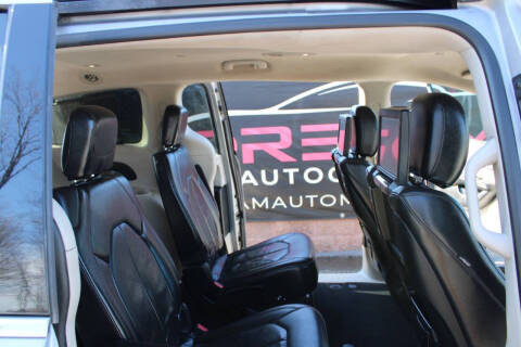 2017 Chrysler Pacifica Touring-L Plus