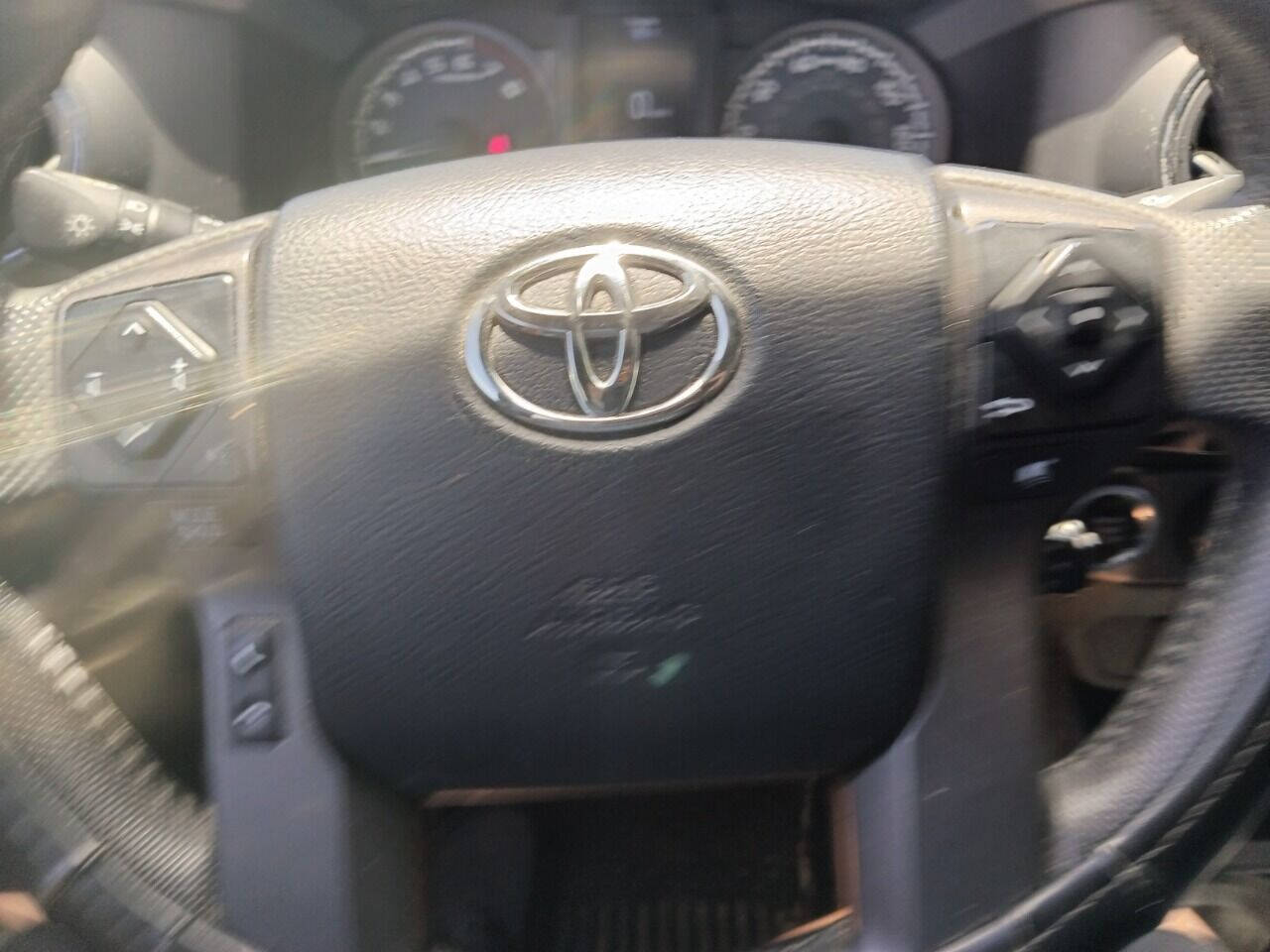 2016 Toyota Tacoma Pickup - $27,950