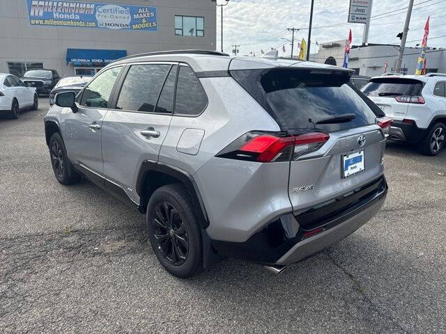 2023 Toyota RAV4 Hybrid SE