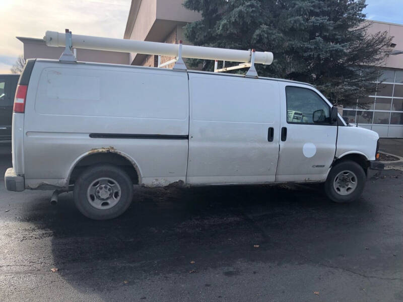 Used 2003 Chevrolet Express Cargo Base with VIN 1GCHG39U531182055 for sale in Rockford, IL