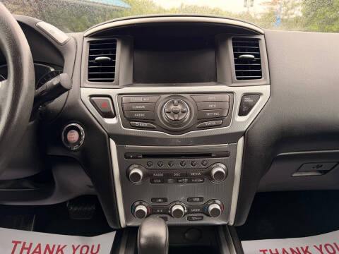 2017 Nissan Pathfinder SL