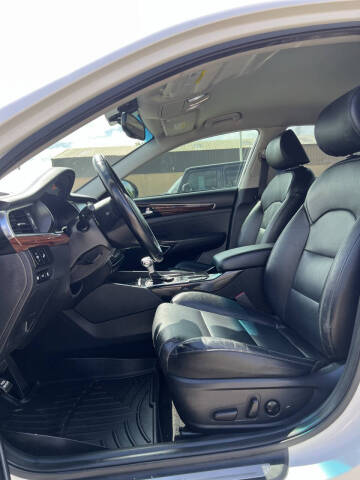 2019 Kia Cadenza Premium