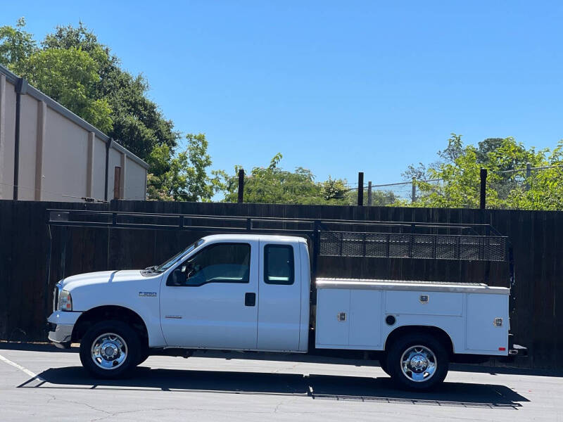 Used 2005 Ford F-250 Super Duty Lariat with VIN 1FDSX21P25EC86659 for sale in Sacramento, CA