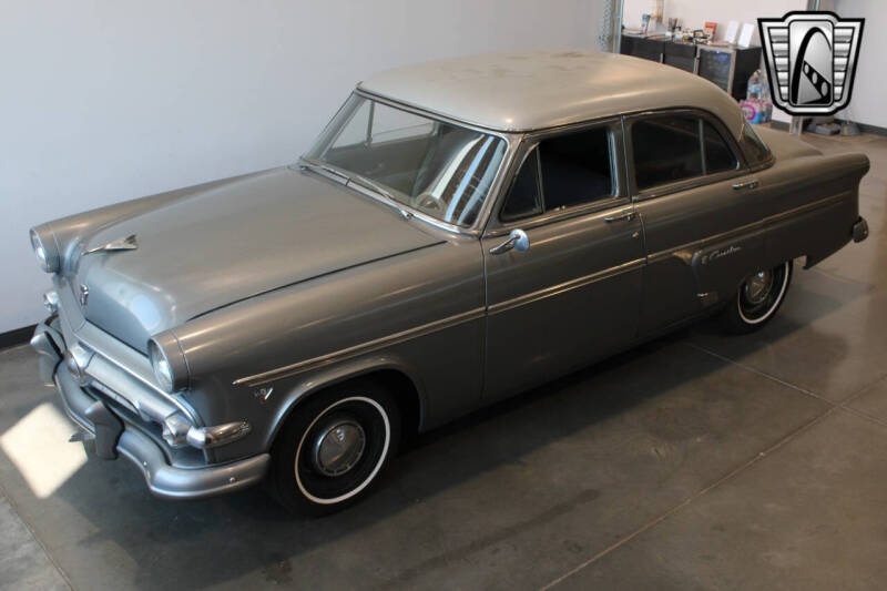 1954 Ford Crestline