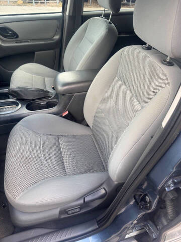 2005 Ford Escape XLT