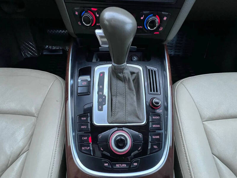 2011 Audi Q5 2.0T quattro Premium Plus