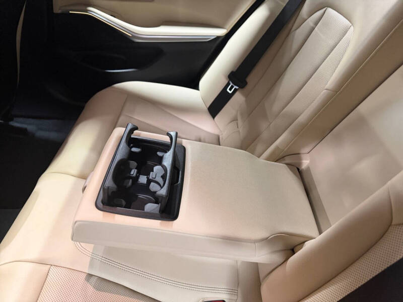 2025 BMW 3 Series 330i