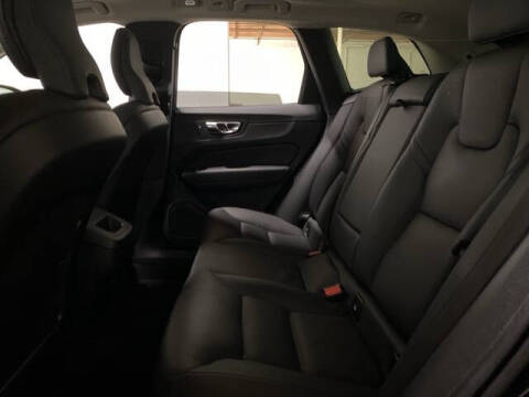 2025 Volvo XC60 B5 Plus Dark Theme