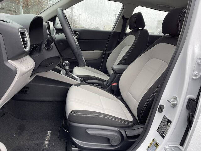 2022 Hyundai Venue SEL