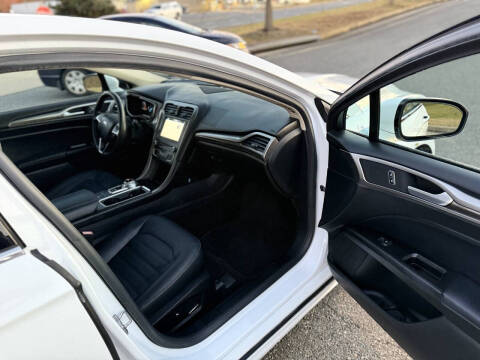 2017 Ford Fusion Hybrid SE