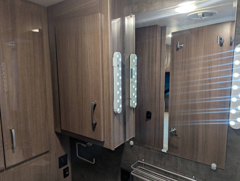 2018 Winnebago Trend 23D / 23ft