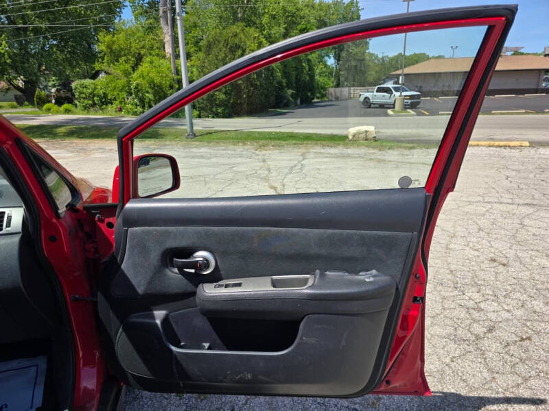 2010 Nissan Versa 1.8 S