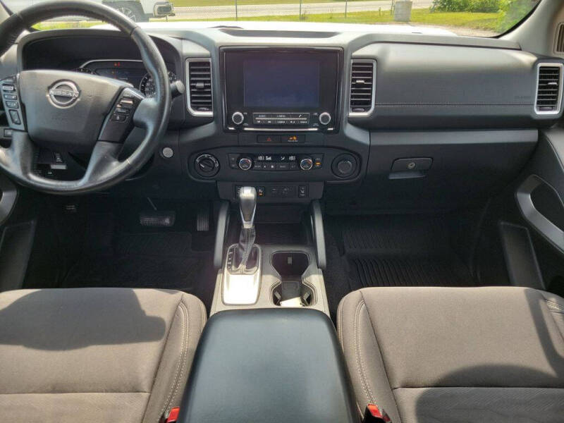 2022 Nissan Frontier SV
