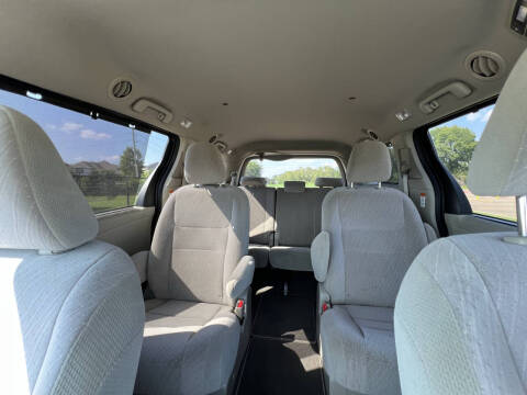 2020 Toyota Sienna LE 7-Passenger