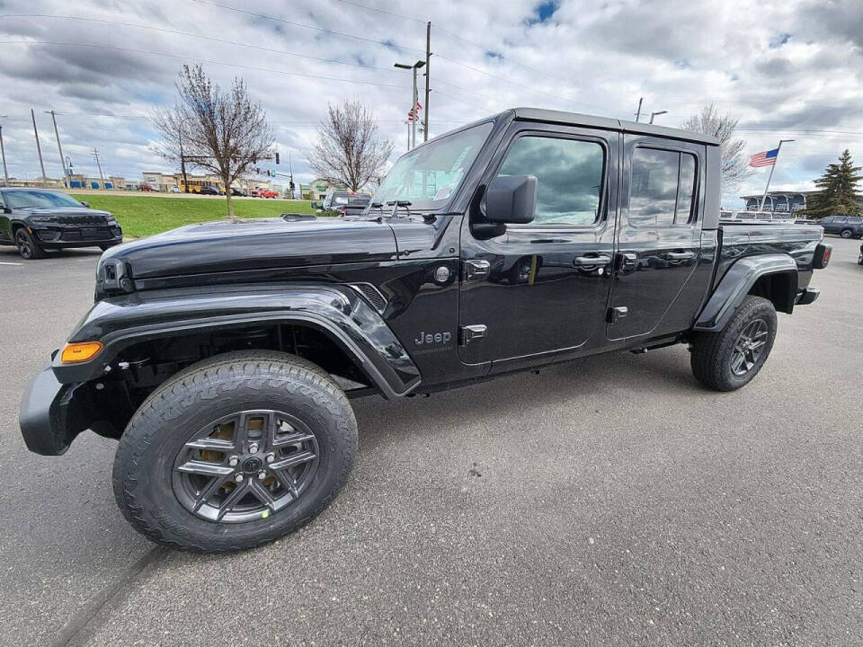 2024 Jeep Gladiator for sale at Victoria Auto Sales in Victoria, MN