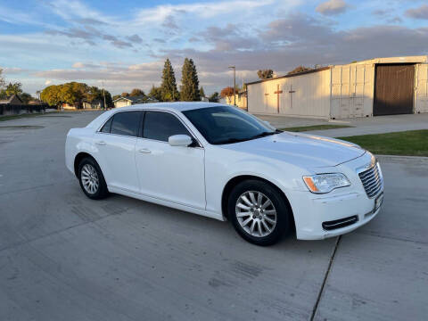 2014 Chrysler 300 for sale at PERRYDEAN AERO AUTO SALES in Sanger CA