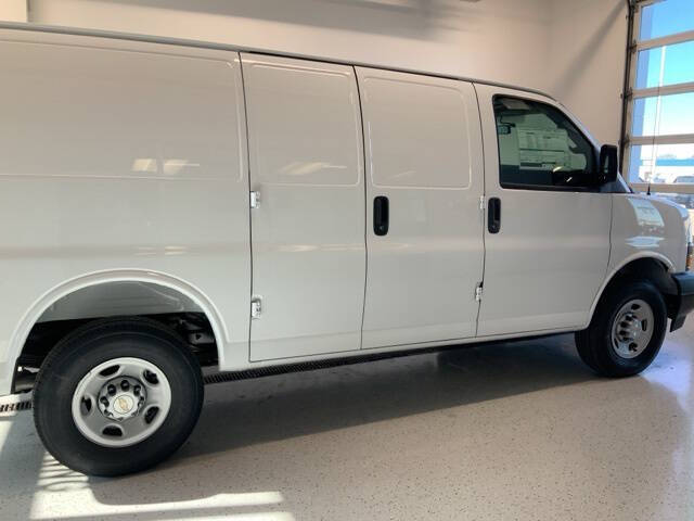 2025 Chevrolet Express 3500