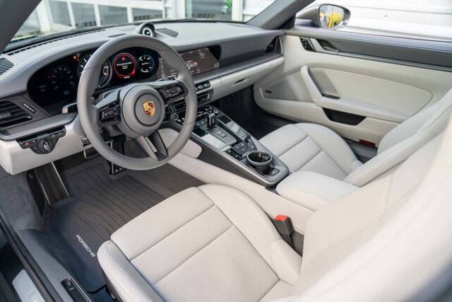 2021 Porsche 911 8