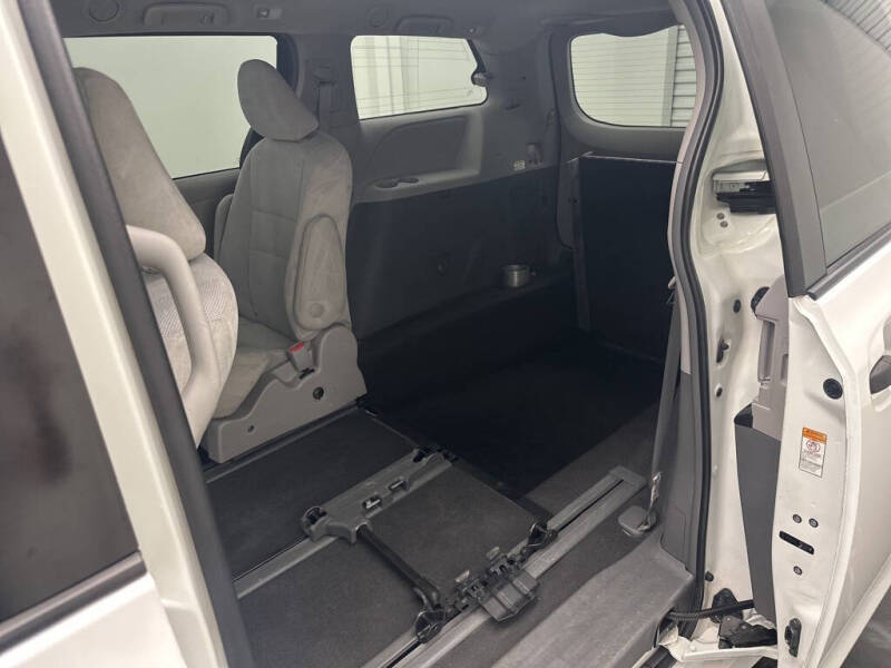 2019 Toyota Sienna L 7-Passenger