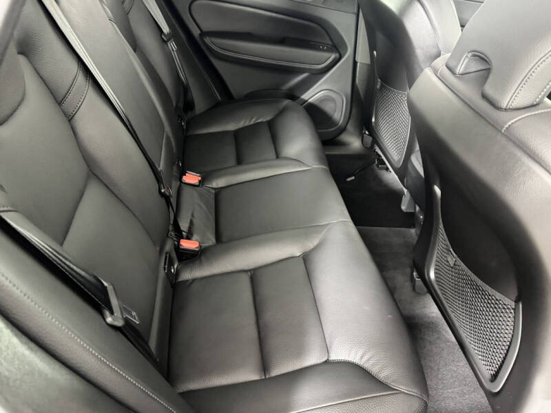 2025 Volvo XC60 B5 Plus Dark Theme