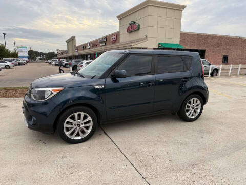 2017 Kia Soul +