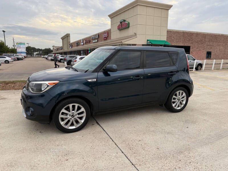 2017 Kia Soul +