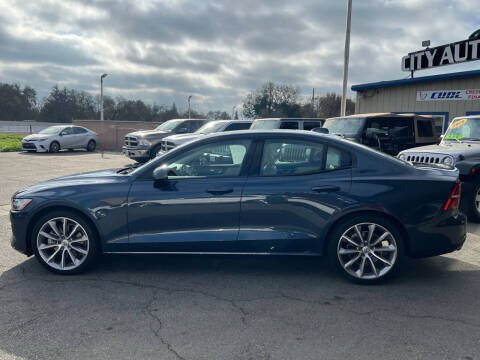 2021 Volvo S60 T5 Momentum