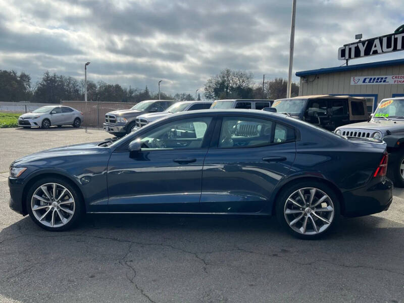 2021 Volvo S60 T5 Momentum