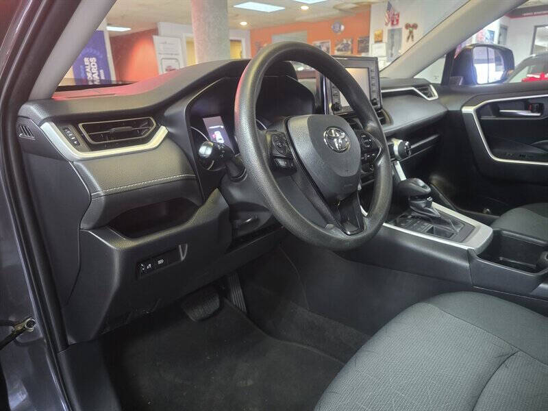 2022 Toyota RAV4 XLE