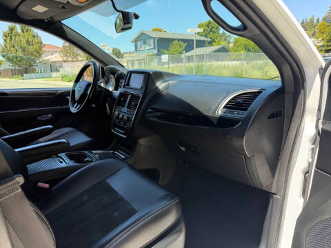 2016 Dodge Grand Caravan SXT Plus