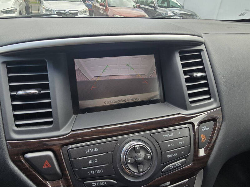 2014 Nissan Pathfinder SL