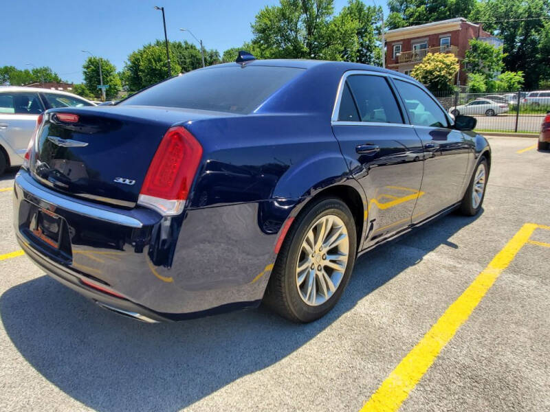 2017 Chrysler 300 Limited