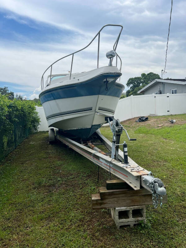 1990 Regal Commodore 265 Cabin Cruiser