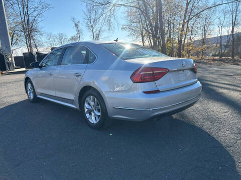 2016 Volkswagen Passat 1.8T R-Line