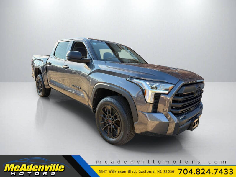 2022 Toyota Tundra SR5's photo