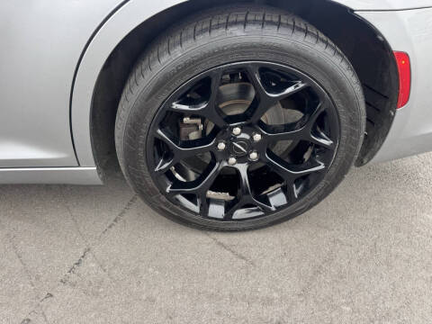2018 Chrysler 300 S